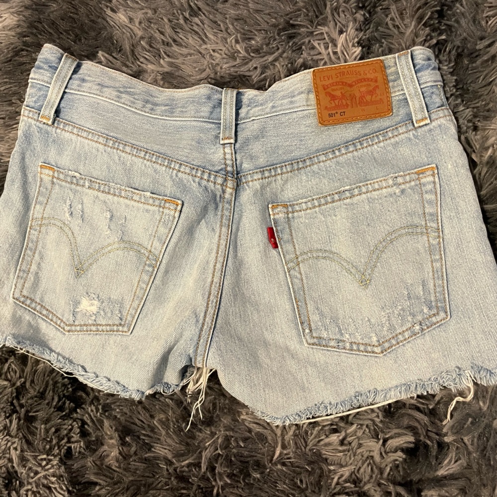 Low rise Levi Jean shorts